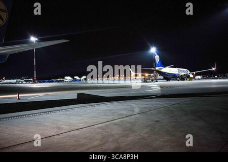 Februar 2019 – Kiew, Kiew, Ukraine – Abbildung eines Flugzeugs von Ukraine International Airlines (Foto: © Sadak Souici/ZUMA Press Wire) Stockfoto