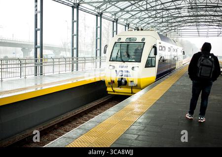 26. Februar 2019 - Kiew, Kiew, Ukraine - neuer Hochgeschwindigkeitszug zwischen Kiew Boryspil Flughafen und Kiew Stadt in der Ukraine. (Bild: © Sadak Souici/ZUMA Press Wire) Stockfoto