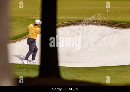 5. Mai 2023: Tom Kim trifft aus dem Bunker auf das 3. Grün während der zweiten Runde der Wells Fargo Championship 2023 im Quail Hollow Club in Charlotte, NC. (Scott Kinser/Cal Sport Media) (Bild: © Scott Kinser/CSM via ZUMA Press Wire) Stockfoto