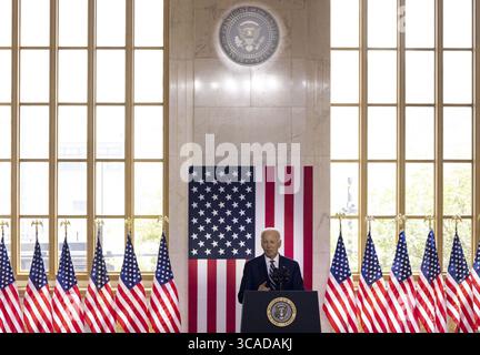 14. Juli 2023: Präsident Joe Biden spricht am 28. Juni 2023 in der alten Hauptpost in Chicago über seine Wirtschaftspolitik. (Foto: © Brian Cassella/Chicago Tribune via ZUMA Press Wire) Stockfoto