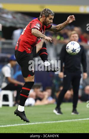 19. September 2023, Mailand, LOMBARDEZ, Italien: THEO HERNANDEZ Nr. 19 des Teams AC MAILAND während des Gruppenspiels der UEFA Champions League zwischen AC Mailand und Newcastle United am Dienstag, den 19. September 2023 im Stadio San Siro, Italien (Foto: © Mickael Chavet/ZUMA Press Wire) Stockfoto