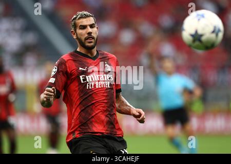 19. September 2023, Mailand, LOMBARDEZ, Italien: THEO HERNANDEZ Nr. 19 des Teams AC MAILAND während des Gruppenspiels der UEFA Champions League zwischen AC Mailand und Newcastle United am Dienstag, den 19. September 2023 im Stadio San Siro, Italien (Foto: © Mickael Chavet/ZUMA Press Wire) Stockfoto