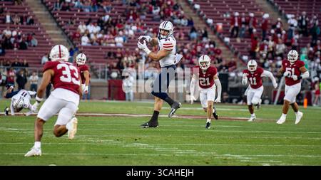 23. September 2023 Palo Alto, CA USA Arizona Tight End Tanner McLachlan (84) Fangen Sie einen tiefen Pass während des NCAA Football Spiels zwischen den Arizona Wildcats und dem Stanford Cardinal. Arizona besiegt Stanford 21-20 im Stanford Stadium Palo Alto, CA Thurman James / CSM (Foto: © Thurman James/CSM via ZUMA Press Wire) Stockfoto