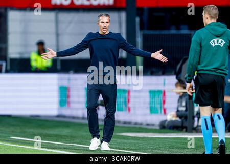 Cheftrainer Robin van Persie von Feyenoord Gesten während der UEFA Champions League, 3. Qualifikationsrunde, 2. Leg-Spiel zwischen Feyenoord und Fenerbah Stockfoto