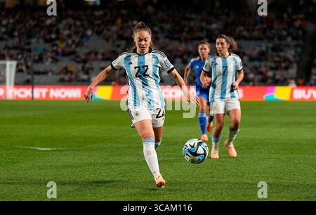 24. Juli 2023: Estefania Banini (Argentinien) kontrolliert den Ball bei einem Spiel der Gruppe G - FIFA Frauen-Weltmeisterschaft Australien & Neuseeland 2023, Italien gegen Argentinien, im Eden Park, Auckland, Neuseeland. Kim Price/CSM (Kreditbild: © Kim Price/CSM via ZUMA Press Wire) Stockfoto