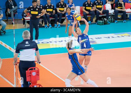 22. Mai 2023, Lanciano, Italien: Francesca Bosio von Italien im Einsatz während des DHL Test Match Turniers womenâ Volleyball zwischen Italien und Kroatien in Lanciano. Italienische Nationalmannschaft schlägt Kroatien mit 3-1 Punkten (Bild: © Elena Vizzoca/SOPA Bilder via ZUMA Press Wire) Stockfoto