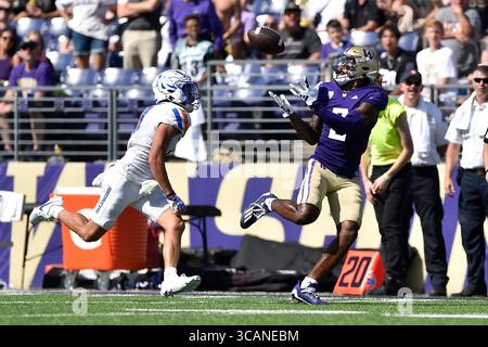 2. September 2023: Washington Huskies Wide Receiver Ja'Lynn Polk (2) schaut in einen langen Pass, der während des NCAA-Fußballspiels zwischen den Boise State Broncos und Washington Huskies im Husky Stadium in Seattle, WA, einen Touchdown einsetzte. Washington besiegte Boise State mit 56:19. Steve Faber/CSM (Foto: © Steve Faber/CSM via ZUMA Press Wire) Stockfoto