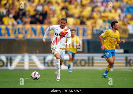 22. Oktober 2023, LAS PALMAS DE GRAN CANARIA, LAS PALMAS, SPANIEN: Raul de Tomas von Rayo Vallecano in Aktion während der spanischen Liga La Liga EA Sports, Fußballspiel zwischen UD Las Palmas und Rayo Vallecano am 22. Oktober 2023 im Estadio Gran Canaria in Las Palmas de Gran Canaria, Spanien. (Foto: © Gabriel Jimenez Lorenzo/AFP7 via ZUMA Press Wire) Stockfoto