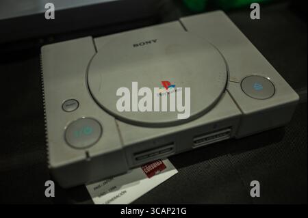 29. Dezember 2023, Saragossa, Spanien: Retro Gamer 2023, eine Veranstaltung, bei der Besucher mehr als 100 originale Spielautomaten genießen können, die große Arkaden nachahmen, die Sie in die 80er Jahre bringen, Saragossa, Spanien (Credit Image: © Nano Calvo / Vwpics/VW Pics via ZUMA Press Wire) Stockfoto