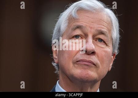 6. Dezember 2023, Washington, District of Columbia, USA: Jamie Dimon, Chairman und CEO, JPMorgan Chase & Co. bei einer Anhörung im Senat Banking, Housing, and Urban Affairs zur Untersuchung von Wall Street-Firmen im Bürogebäude des Hart Senats in Washington, D.C. am Mittwoch, 6. Dezember 2023 (Credit Image: © Annabelle Gordon/CNP via ZUMA Press Wire) Stockfoto