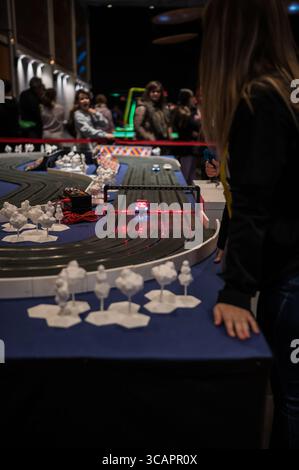 29. Dezember 2023, Saragossa, Spanien: Retro Gamer 2023, eine Veranstaltung, bei der Besucher mehr als 100 originale Spielautomaten genießen können, die große Arkaden nachahmen, die Sie in die 80er Jahre bringen, Saragossa, Spanien (Credit Image: © Nano Calvo / Vwpics/VW Pics via ZUMA Press Wire) Stockfoto