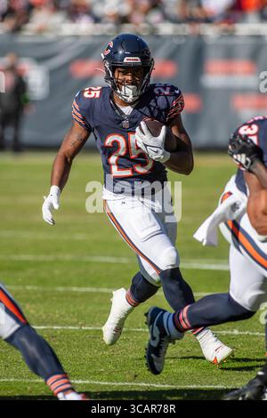 22. Oktober 2023: Chicago trägt #25 Darrynton Evans während eines Spiels gegen die Las Vegas Raiders in Chicago, Illinois. Mike Wulf/CSM (Kreditbild: Stockfoto