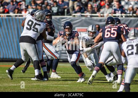 22. Oktober 2023: Chicago Bears Quarterback #17 Tyson Bagent in einem Spiel gegen die Las Vegas Raiders in Chicago, Illinois. Mike Wulf/CSM (Kreditbild: Stockfoto