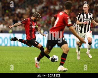 19. September 2023, Mailand, LOMBARDEZ, Italien: THEO HERNANDEZ Nr. 19 des Teams AC MILAN schießt während des Gruppenspiels der UEFA Champions League am Dienstag, den 19. September 2023, im Stadio San Siro (Italien) auf ein Tor (Foto: © Mickael Chavet/ZUMA Press Wire) Stockfoto