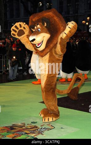 Alex der Löwe bei der britischen Filmpremiere von „Madagascar 2: Escape to Africa“ am Empire Leicester Square in London am 23. November 2008 Stockfoto