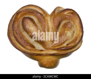 Das Herz des heiligen Valentin wird aus Blätterteig gebacken und gezuckert. Isoliertes Concept Studio Stockfoto