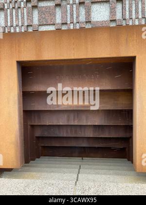 Gedenkstätte für die Opfer der sowjetischen Besatzung in Riga, aufgenommen in emotionalen Fotos, die Erinnerung und Widerstandsfähigkeit widerspiegeln. Stockfoto