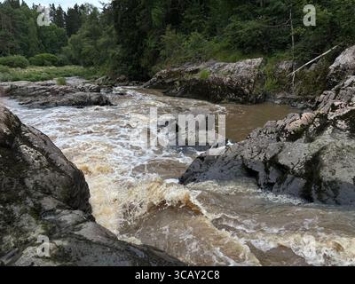Nautelankoski Stromschnellen in Turku, Finnland. Stockfoto