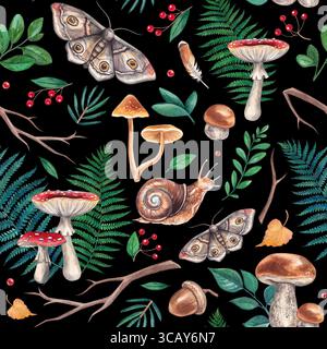 Nahtloses Muster im Wald. Aquarell handgezeichnete Illustration Schnecke, Farn, Motte, Fliegenpilz, Pilze, Blätter. Zum Dekorieren von Textilien, Geschenkverpackungen Stockfoto