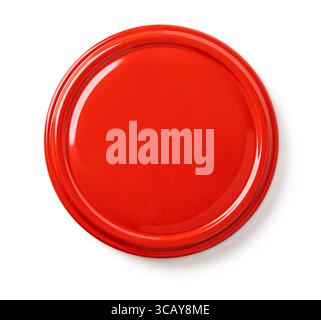 Roter Metalldeckel isoliert auf weißem Hintergrund, ideal zum Verschließen von Gläsern und Konservieren von Lebensmitteln, Ansicht von oben Stockfoto