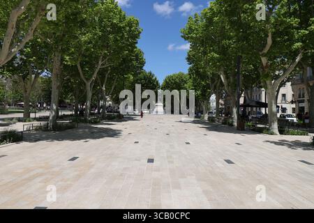 Paul Riquet Allee, eine Fußgängerzone gesäumt von Bäumen, Stadt Béziers, Departement Hérault, Frankreich Stockfoto