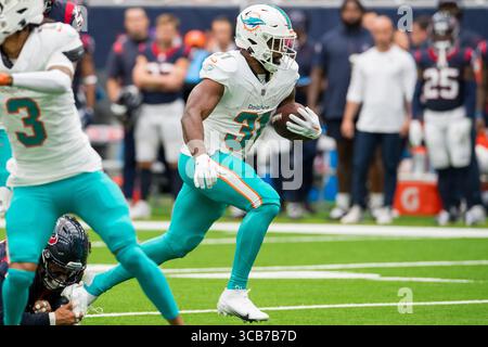 19. August 2023: Miami Dolphins Running Back Raheem Mostert (31) trägt den Ball während eines Vorsaisonspiels zwischen den Miami Dolphins und den Houston Texans in Houston, Texas. ..Trask Smith/CSM (Foto: © Trask Smith/CSM via ZUMA Press Wire) Stockfoto
