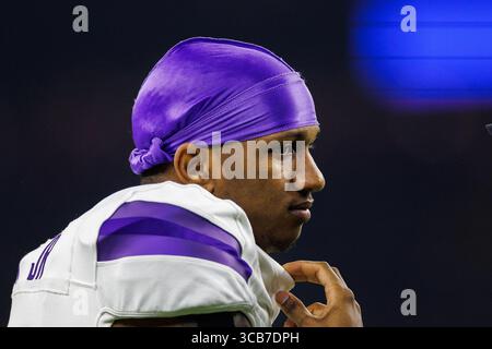 8. Januar 2024: Washington Quarterback Michael Penix Jr. (9) während des College Football Playoff National Championship-Spiels zwischen den Washington Huskies und den Michigan Wolverines im NRG Stadium in Houston, Texas. John Mersits/CSM (Credit Image: © John Mersits/CSM via ZUMA Press Wire) Stockfoto