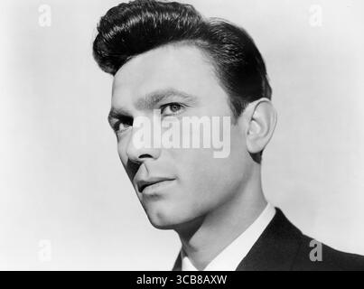 19. Mai 2021, USA: Lawrence Harvey, Head and Shoulders Publicity Portrait für den britischen Film, „Three Men in A Boat“, Independent Film Distributors, 1958 (Bild: © JT Vintage/Glasshouse Via ZUMA Press Wire) Stockfoto