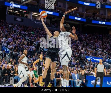 6. August 2025 San Francisco CA, USA Golden State Guard Carla leite (0) geht während des WNBA Basketballspiels zwischen Las Vegas Aces und den Golden State Walküren zum Basketball. Las Vegas besiegt Golden State 78-72 im Chase Center San Francisco Kalifornien Thurman James/CSM Stockfoto