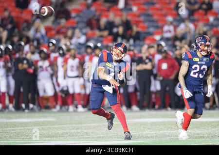 26. Mai 2023: Montreal Alouettes Quarterback Mike Glass III (14) wirft einen Pass während des CFL-Vorsaisonspiels zwischen Montreal Alouettes und Ottawa Redblacks im TD Place Stadium in Ottawa, Kanada. Daniel Lea/CSM. (Foto: © Daniel Lea/CSM via ZUMA Press Wire) Stockfoto