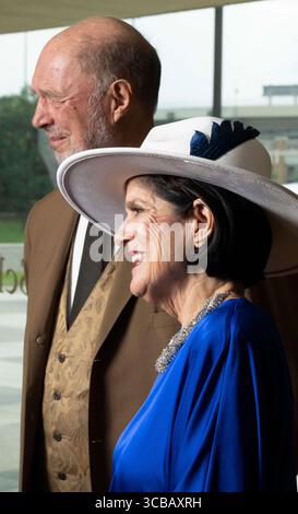 13. Mai 2023, Austin, TX, USA: LUCI BAINES JOHNSON und sein Ehemann IAN TURPIN gehen am 12. Mai 2023 auf dem roten Teppich des LBJ Liberty Justice for All Award der Lyndon Baines Johnson Library. Der Preis 2023 wurde an Sänger Willie Nelson (nicht gezeigt) anlässlich seines 90. Geburtstages verliehen. (Bild: © Bob Daemmrich/ZUMA Press Wire) Stockfoto