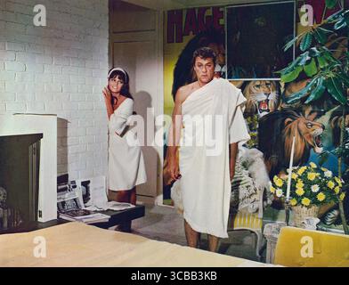 29. September 2021: Claudia Cardinale, Tony Curtis, am Set des Films „Don't Make Waves“, MGM, 1967 (Bild: © JT Vintage/Glasshouse Via ZUMA Press Wire) Stockfoto