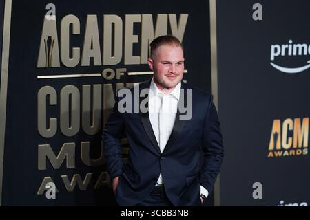 11. Mai 2023, Dallas, Texas, USA: Zach Bryan posiert für die Fotografen beim Red Carpet der 58. Academy of Country Music Awards im Ford Center at the Star in Frisco, Texas am Donnerstag, den 11. Mai 2023. (Foto: © Javier Vicencio/ZUMA Press Wire) Stockfoto