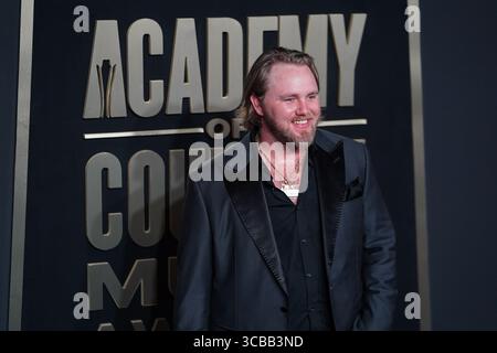 11. Mai 2023, Dallas, Texas, USA: Ernest posiert für die Fotografen beim Red Carpet der 58. Academy of Country Music Awards im Ford Center at the Star in Frisco, Texas am Donnerstag, den 11. Mai 2023. (Foto: © Javier Vicencio/ZUMA Press Wire) Stockfoto