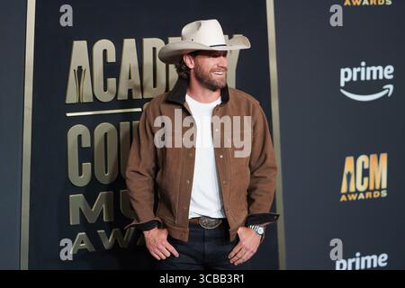 11. Mai 2023, Dallas, Texas, USA: Chase Rice posiert für die Fotografen beim Red Carpet der 58. Academy of Country Music Awards im Ford Center at the Star in Frisco, Texas am Donnerstag, den 11. Mai 2023. (Foto: © Javier Vicencio/ZUMA Press Wire) Stockfoto