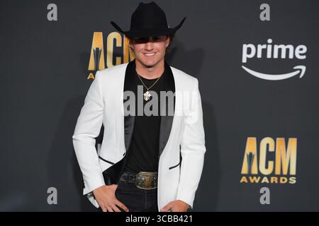 11. Mai 2023, Dallas, Texas, USA: Luke Scornavacco posiert für die Fotografen beim Red Carpet der 58. Academy of Country Music Awards im Ford Center at the Star in Frisco, Texas am Donnerstag, den 11. Mai 2023. (Foto: © Javier Vicencio/ZUMA Press Wire) Stockfoto