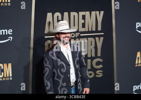 11. Mai 2023, Dallas, Texas, USA: Ian Munsick posiert für die Fotografen beim Red Carpet der 58. Academy of Country Music Awards im Ford Center at the Star in Frisco, Texas am Donnerstag, den 11. Mai 2023. (Foto: © Javier Vicencio/ZUMA Press Wire) Stockfoto