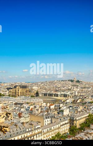 Frankreich, Paris, Blick über die Dächer von Paris, die Kirche Saint Eustache und die Sacre Coeur vom Saint Jacques Turm Stockfoto