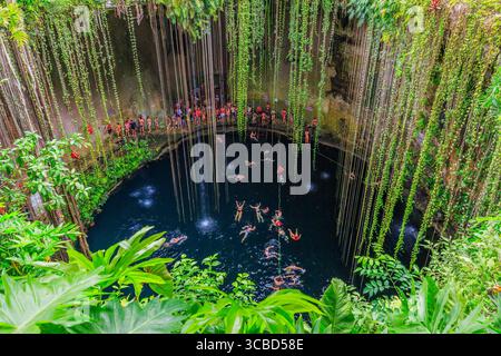 Ik-Kil Cenote, Chichen Itza, Mexiko. Natürliche Well. Halbinsel Yucatan. Stockfoto