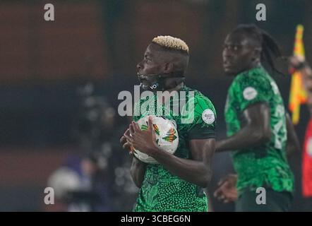 27. Januar 2024: Victor James Osimhen (Nigeria) Gesten während eines Achtelfinale-Spiels des Afrikanischen Cup of Nations, Nigeria gegen Kamerun, im Stade Felix Houphouet-Boigny, Abidjan, Elfenbeinküste. Kim Price/CSM (Kreditbild: © Kim Price/CSM via ZUMA Press Wire) Stockfoto