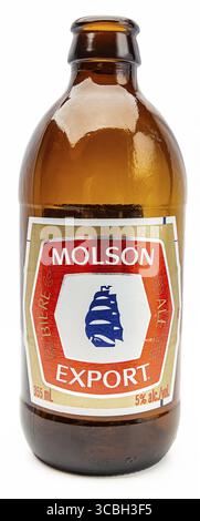 Old Molson Export Bierflasche isoliert vor weißem Hintergrund Stockfoto