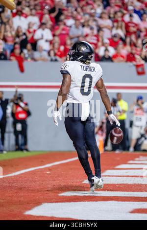 5. November 2022: Wake Forest Demon Deacons Running Back Christian Turner (0) feiert nach seinem Touchdown gegen den North Carolina State Wolfpack während der ersten Hälfte des NCAA-Fußballspiels im Carter-Finley Stadium in Raleigh, NC. (Scott Kinser/CSM) (Bild: © Scott Kinser/CSM via ZUMA Press Wire) Stockfoto