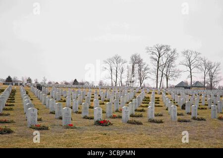 8. Januar 2023, Elwood, Illinois, USA: Blick auf den Abraham Lincoln National Cemetery in der Nähe von Elwood, Illinois. Der Abraham Lincoln National Cemetery befindet sich im nordwestlichen Teil der ehemaligen Joliet Army Munition Plant und liegt etwa 50 Meilen südwestlich von Chicago. Der Friedhof ist nach dem 16. Präsidenten der Vereinigten Staaten und Gründer der US National Cemeteries benannt. (Kreditbild: © Alan Look/ZUMA Press Wire) Stockfoto
