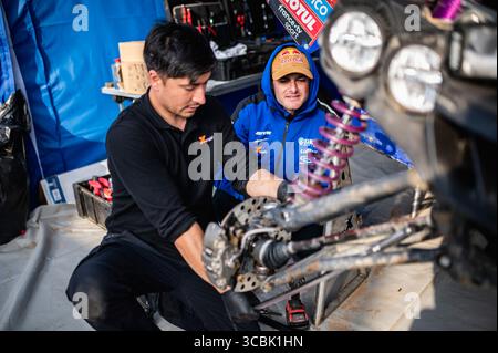 9. Januar 2023, Riad, Saudi-Arabien: Ignacio Casale (CHL) vom X-RAID YAMAHA Supported Team wird am Ruhetag der Rallye Dakar 2023 in Riad, Saudi-Arabien, gesehen. (Kreditbild: © Red Bull Media/ZUMA Press Wire Service) Stockfoto