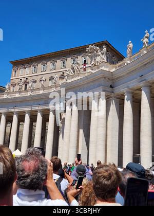 Eine der ersten Audienzen am Mittwoch, die Papst leo XIV. Gab Stockfoto