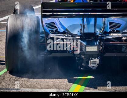 CONOR DALY (76) (USA) aus Noblesville, IN, kommt während eines Trainings für den Grand Prix von Portland BITNILE.com auf dem Portland International Raceway in PORTLAND OR von der Boxengasse. Stockfoto