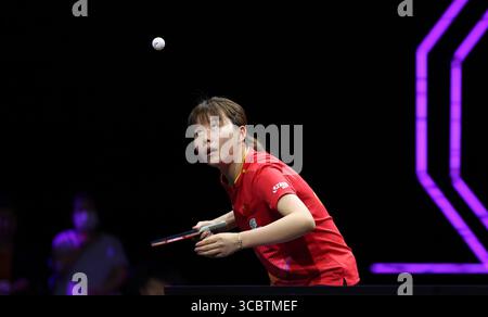 Yokohama, Japan. August 2025. Chen Xingtong aus China spielt im Achtelfinale der Frauen gegen Zhang Mo aus Kanada bei den WTT Champions Yokohama 2025 in Yokohama, Japan, 9. August 2025. Quelle: Yue Chenxing/Xinhua/Alamy Live News Stockfoto