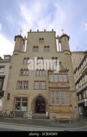 Gotisches Tempelhaus mit Stufengiebel, Touristeninformation, Touristeninformation, Marktplatz, Hildesheim, Niedersachsen, Keim Stockfoto