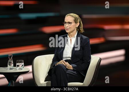 Prof. Frauke Brosius-Gersdorf Juristin 07/25 Ihre Prof. Frauke Brosius-Gersdorf am 15. Juli 2025 in Markus Lanz TV Fernsehen Talkshow Talkshow Talkshow Talkshow Deutschland deutsch deutsche Frau Schriftstellerin Literatur Autorin Verfassungsrechtlerin Professorin deutsche Rechtsanwältin Journalistin Journalistin Autorin quer halb sitzend sprechend *** Prof Frauke Brosius Gersdorf Rechtsanwältin 07 25 Ihr Prof Frauke Brosius Gersdorf am 15. Juli 2025 in Markus Lanz TV-Talkshow Talkshow Stockfoto