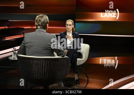 Markus Lanz mit Prof. Frauke Brosius-Gersdorf 07/25 ihr Markus Lanz und Prof. Frauke Brosius-Gersdorf am 15. Juli 2025 in Markus Lanz TV Fernsehen Talkshow Talkshow Talkshow Deutschland deutsch deutsche Frau Schriftstellerin Literatur Juristin Autorin Verfassungsrechtlerin Professorin Verfassungsgericht Mann Italien italienisch italienisch-deutscher Moderator Fotografie Fotograf Journalistin Journalistin Journalistin Journalistin Journalistin Journalistin Journalistin Journalistin Journalistin Autorin Autorin Gastgeberin deutsch-italienischer Moderatorin Fotograf sprechender gestikuliert *** Markus Lanz Wit Stockfoto
